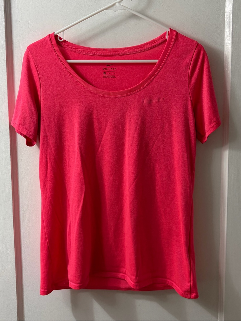 Nike Dri-FIT Scoop Neck Tee - Bright Pink